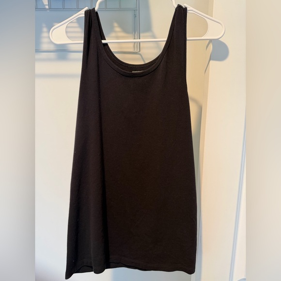 Black basic tank - Picture 1 of 1
